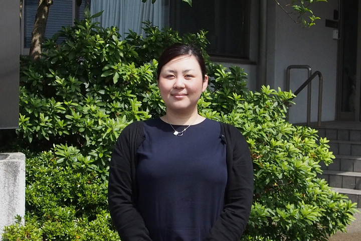 釣谷 依子